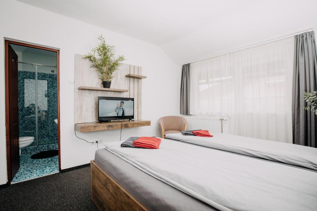 Palya Hotel Gheorgheni  Buitenkant foto