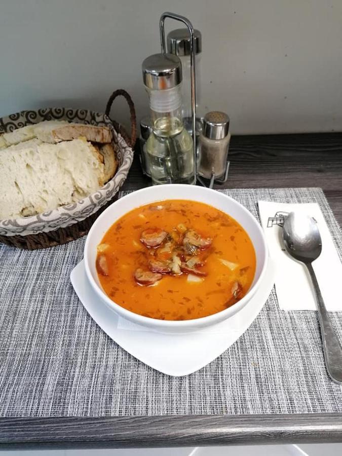 Palya Hotel Gheorgheni  Buitenkant foto